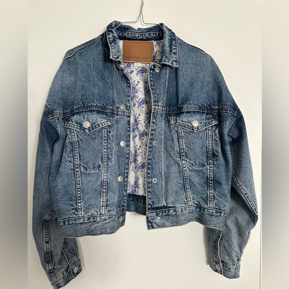 American Eagle Outfitters Jackets & Blazers - American Eagle Blue Floral Lined Cropped Denim Jacket